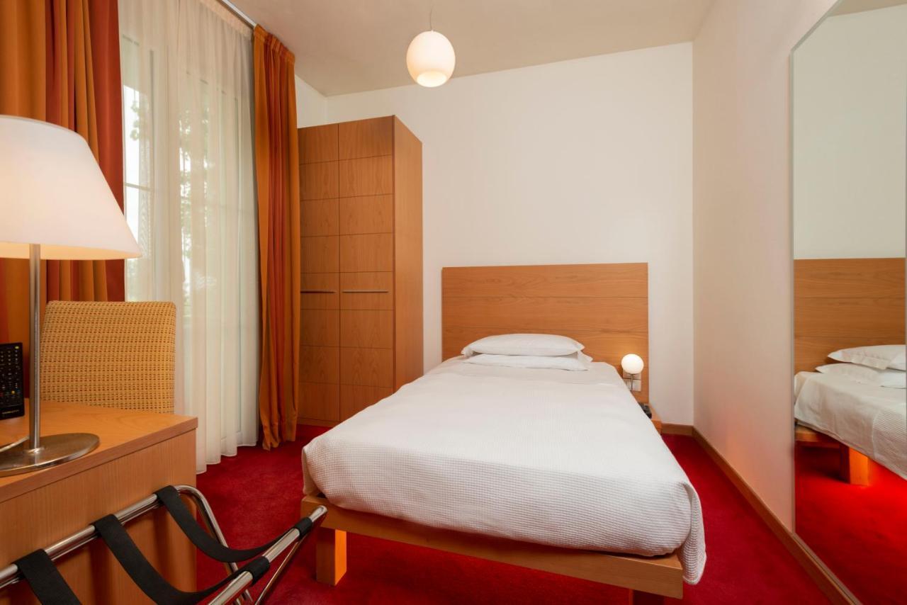 Accademia Hotel Rimini Ngoại thất bức ảnh
