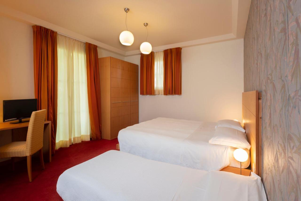 Accademia Hotel Rimini Ngoại thất bức ảnh