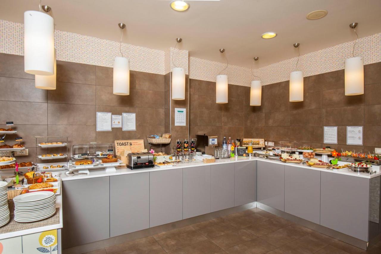 Accademia Hotel Rimini Ngoại thất bức ảnh